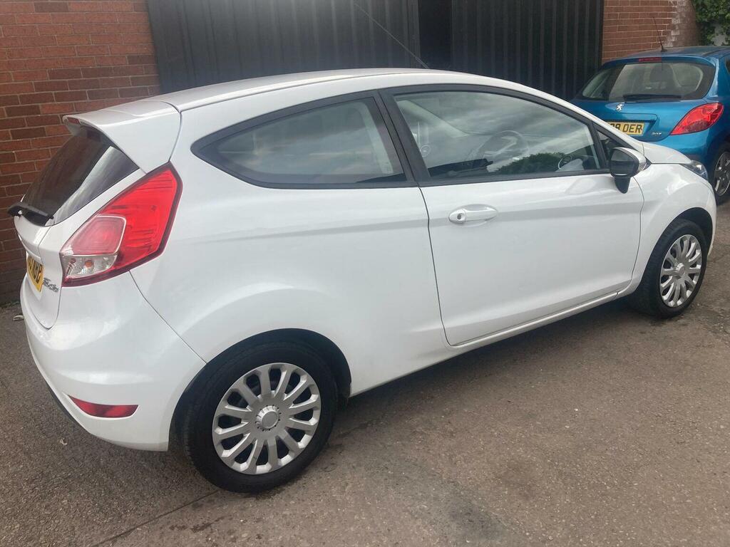 Ford Fiesta 1.25 Style Euro 5 White #6