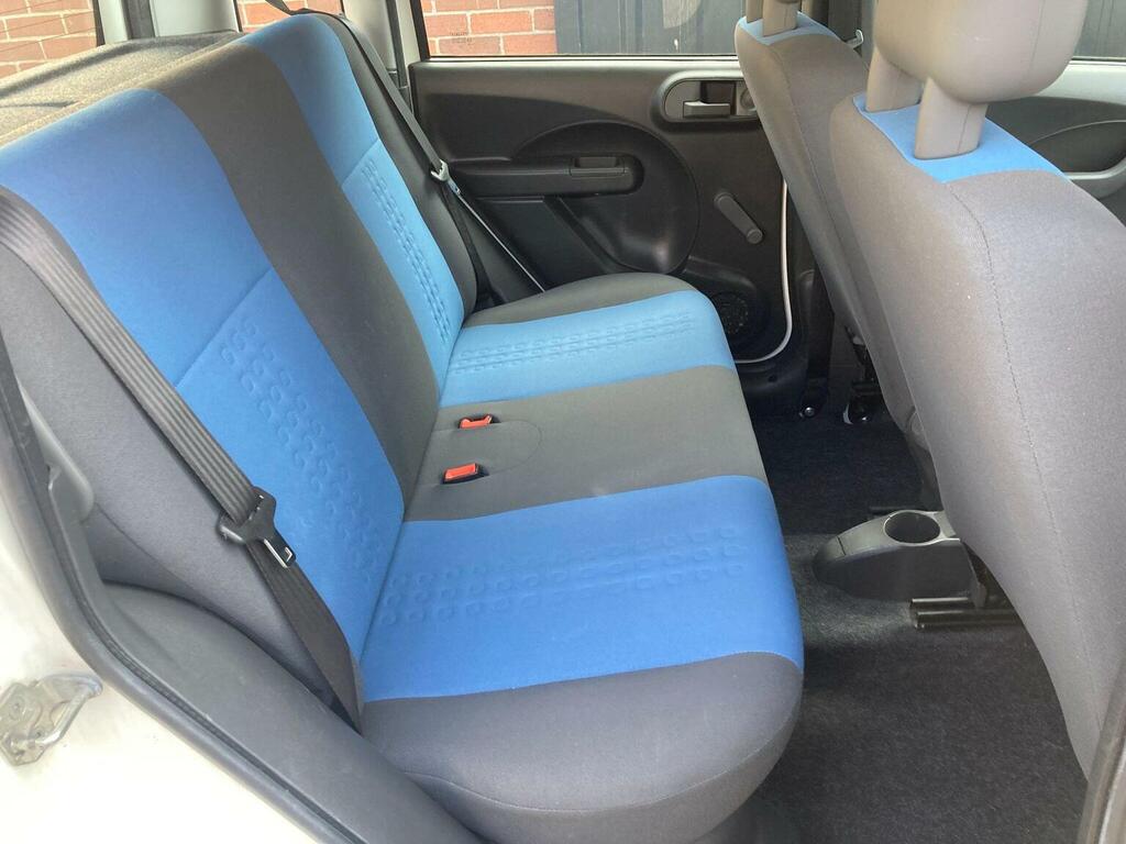 Fiat Panda 1.2 Active 5Str 69 Bhp White #10