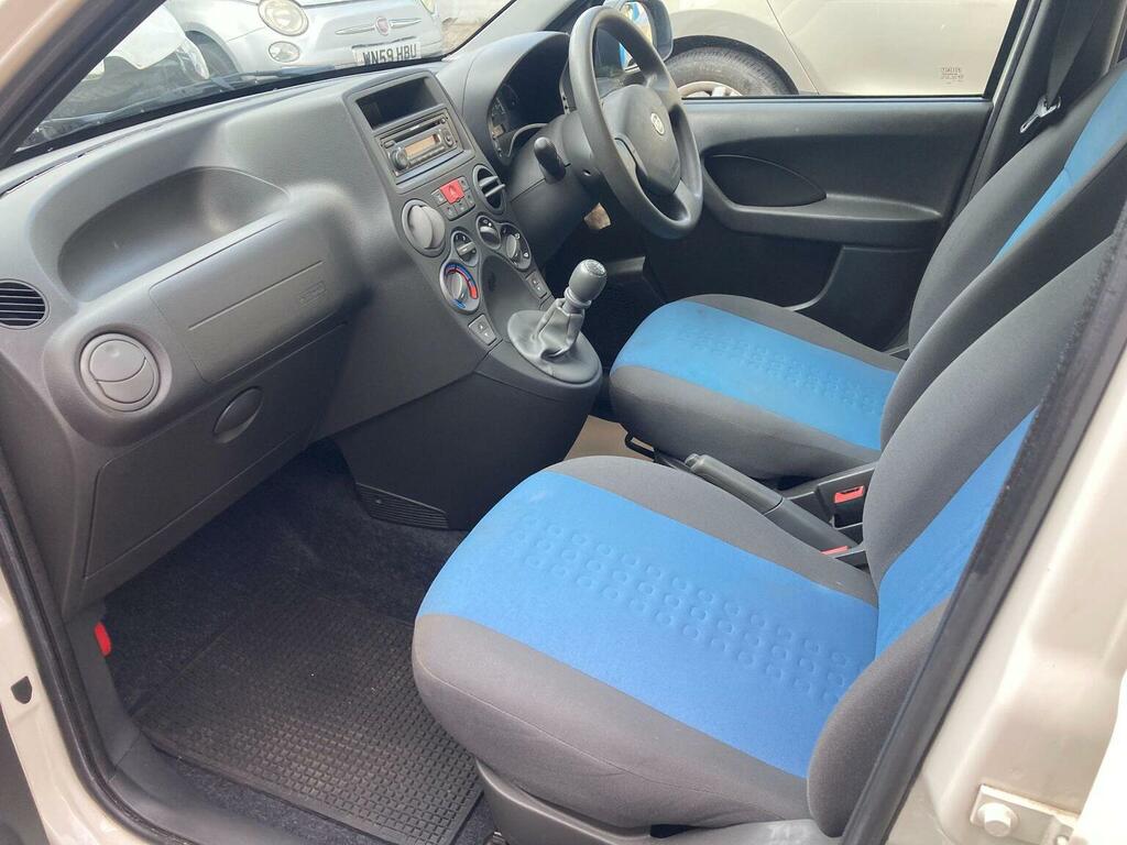 Fiat Panda 1.2 Active 5Str 69 Bhp White #21
