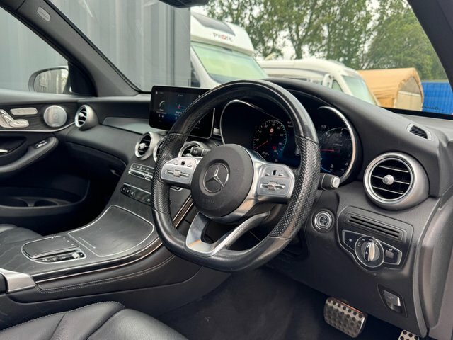 Mercedes-Benz GLC Class Glc300d Amg Line Premium White #3