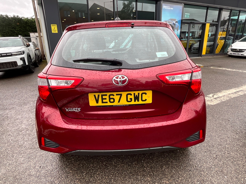 Toyota Yaris 1.5 Vvt I Icon Tech Hatchback VE67GWC Red #6