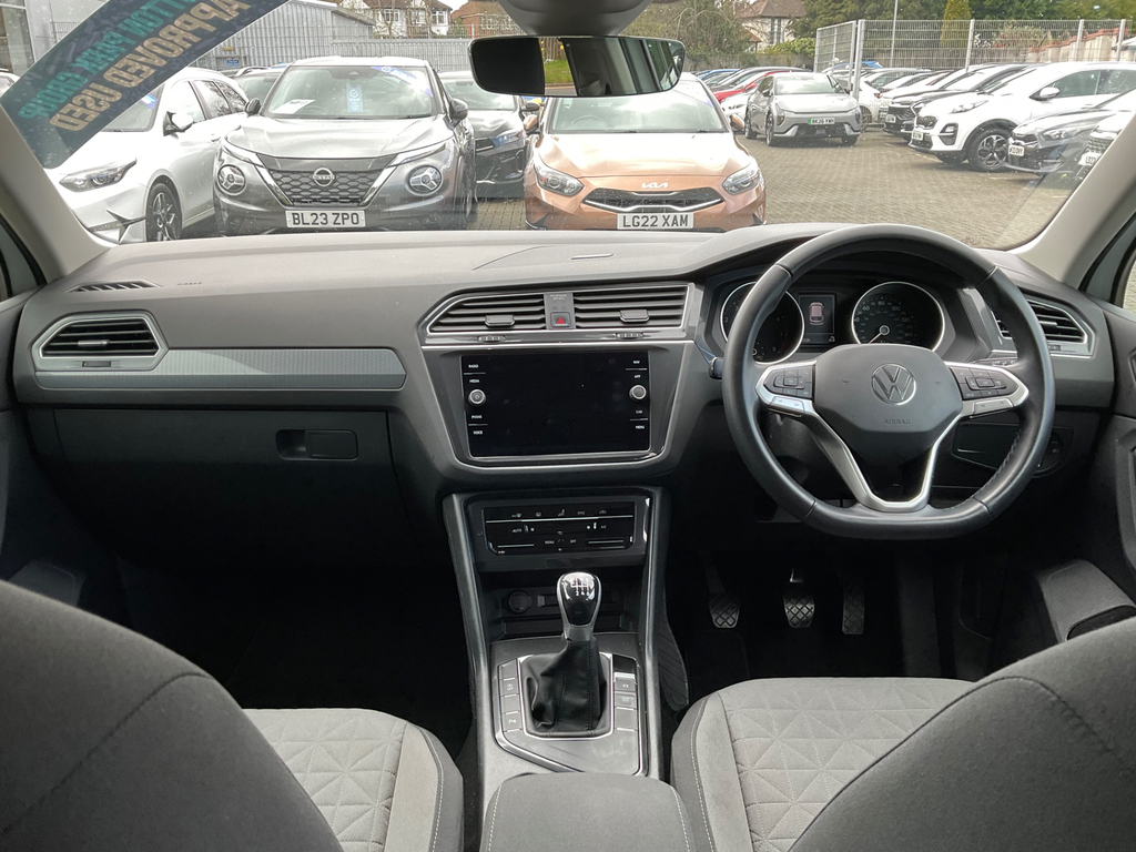 Volkswagen Tiguan 1.5 Tsi Life Suv FN22LSY  #2