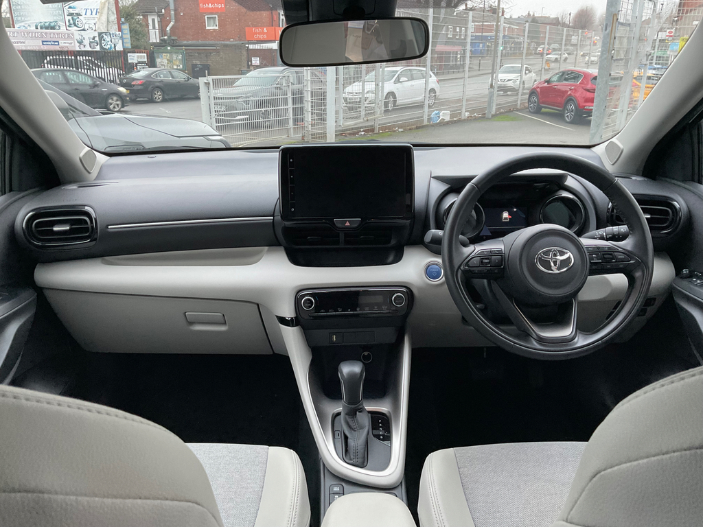 Toyota Yaris 1.5 Vvt H Excel Hatchback Hybrid E Cvt FT22CTO #2