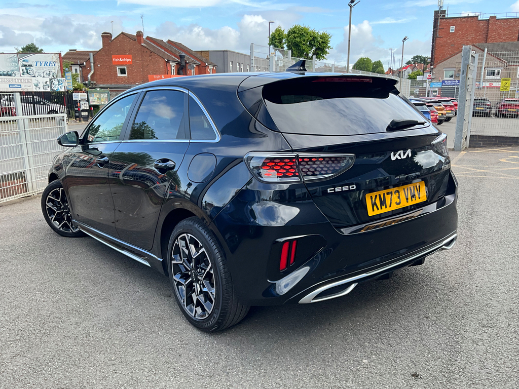 Kia Ceed 1.5 T Gdi Gt Line Hatchback KM73VMV #2