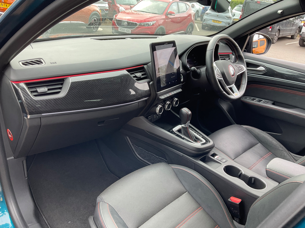 Renault Arkana 1.6 E-tech Hybrid 145 Iconic White #32
