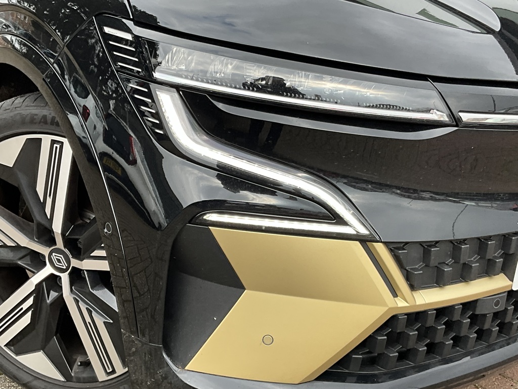 Renault Megane E-Tech Ev60 60Kwh Iconic Hatchback #2