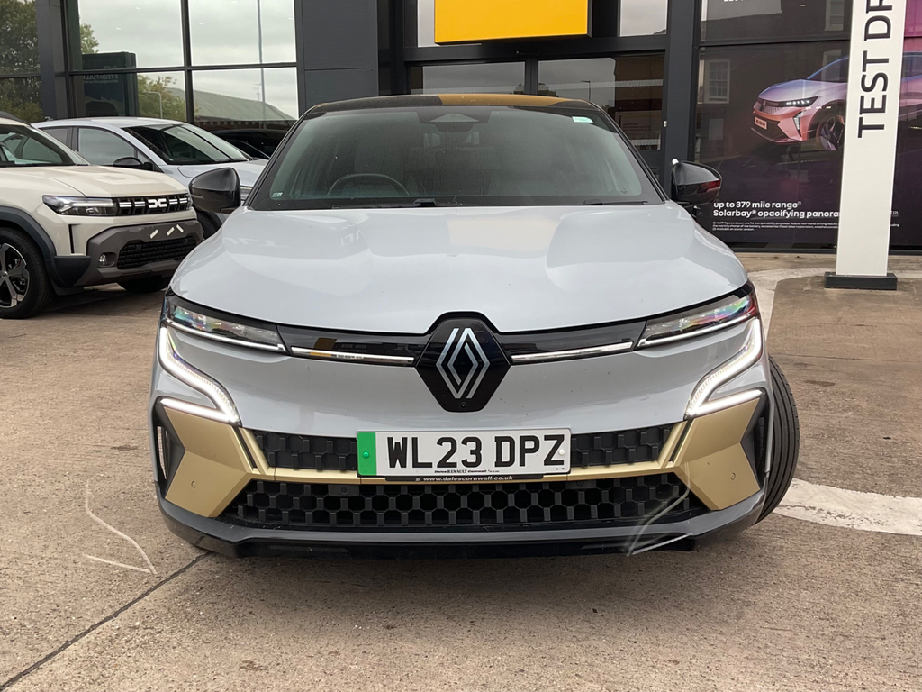 Renault Megane E-Tech 60Kwh Iconic Hatchback  #3