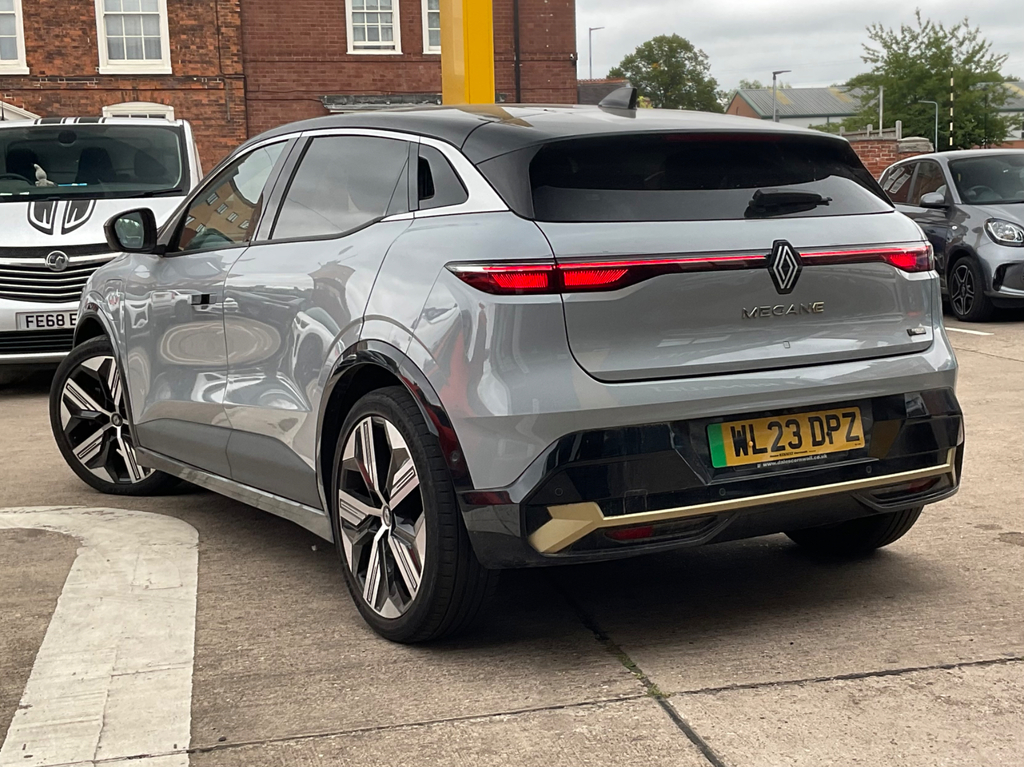 Renault Megane E-Tech 60Kwh Iconic Hatchback  #2
