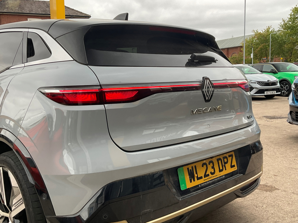 Renault Megane E-Tech 60Kwh Iconic Hatchback  #6