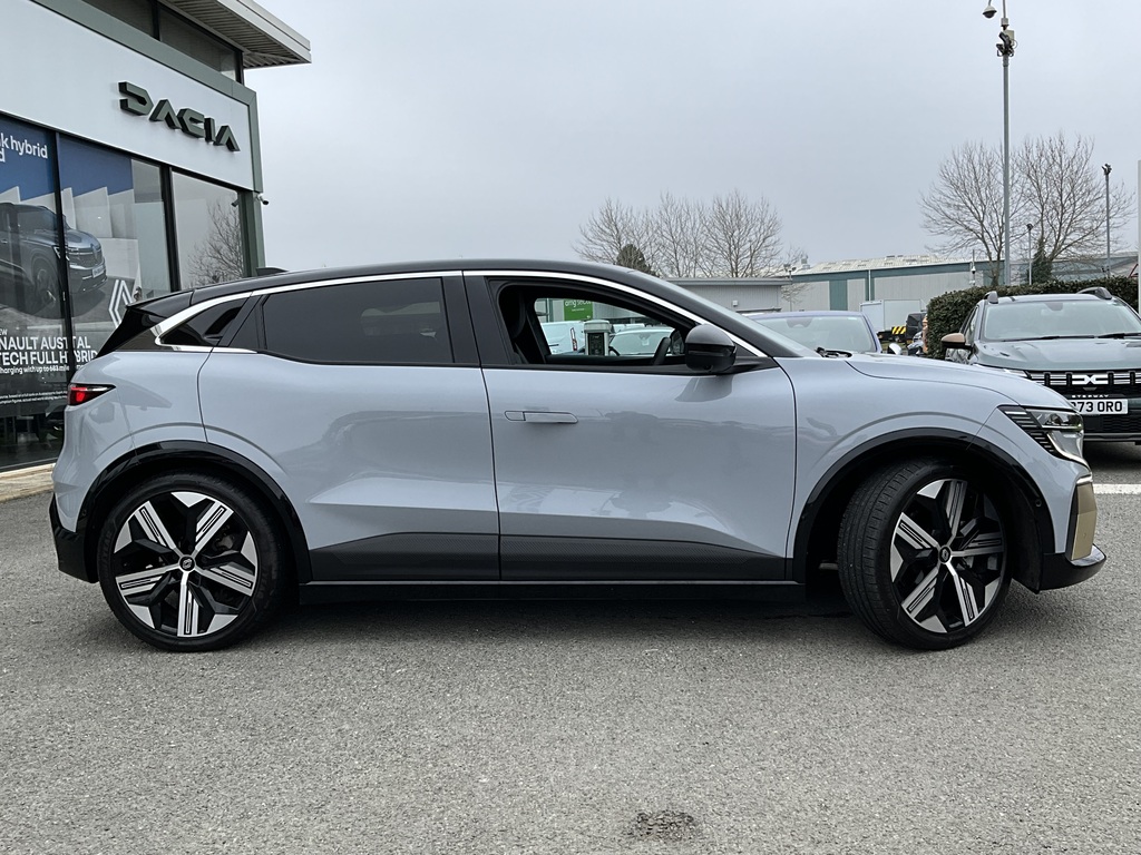 Renault Megane E-Tech Ev60 60Kwh Iconic Hatchback  #5