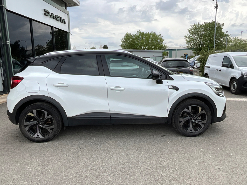 Renault Captur Engineered Black #4