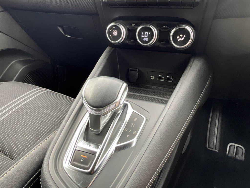 Renault Captur Engineered Black #15
