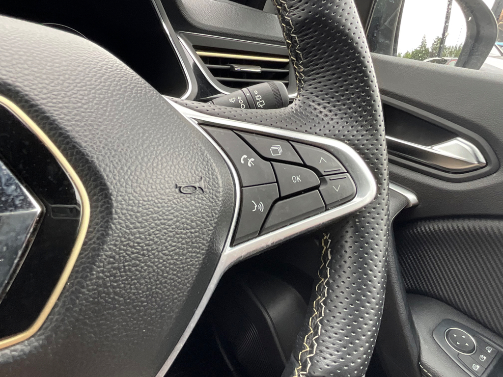 Renault Captur Engineered Black #20
