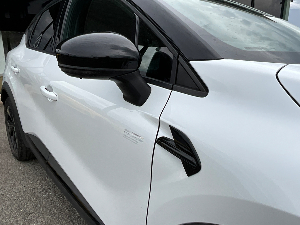 Renault Captur Engineered Black #37