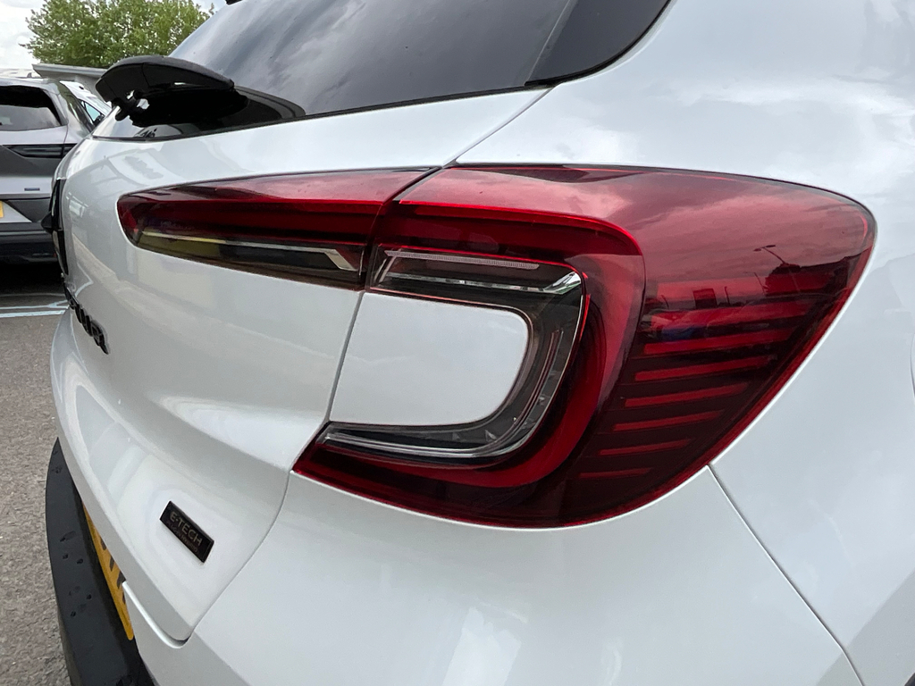 Renault Captur Engineered Black #35