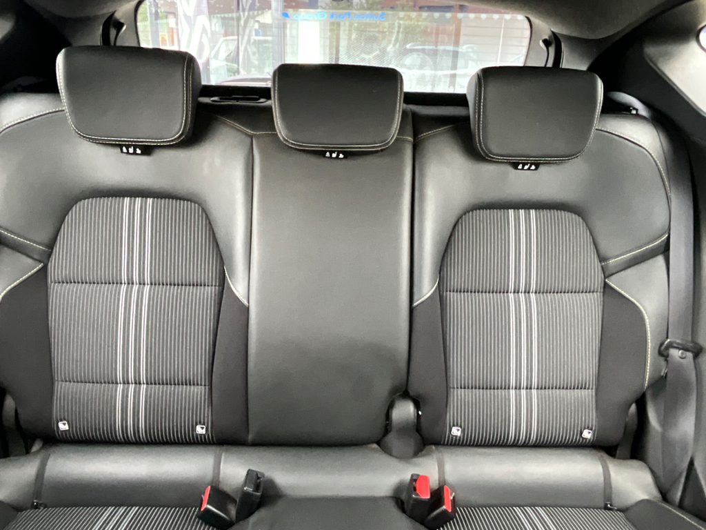 Renault Captur Engineered Black #31