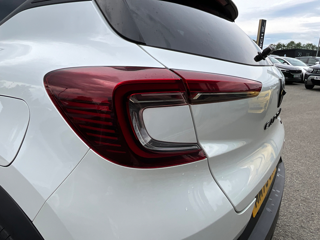 Renault Captur Engineered Black #33