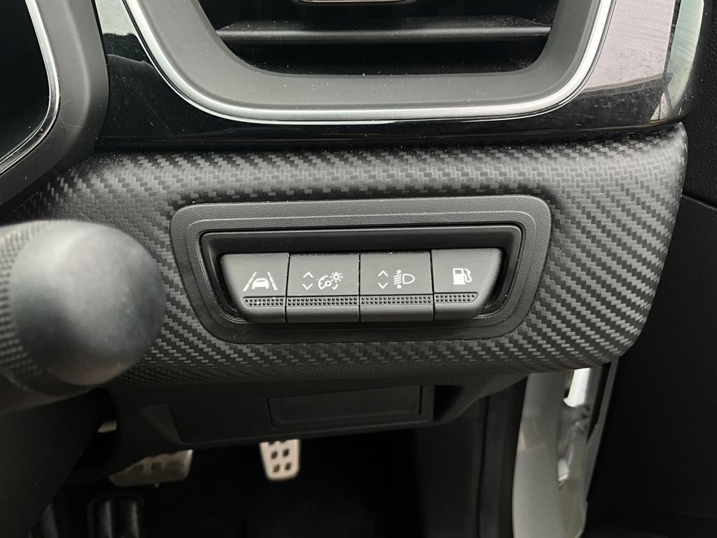 Renault Captur Engineered Black #26