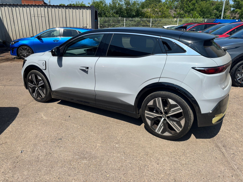 Renault Megane E-Tech Ev60 60Kwh Iconic Hatchback  #5