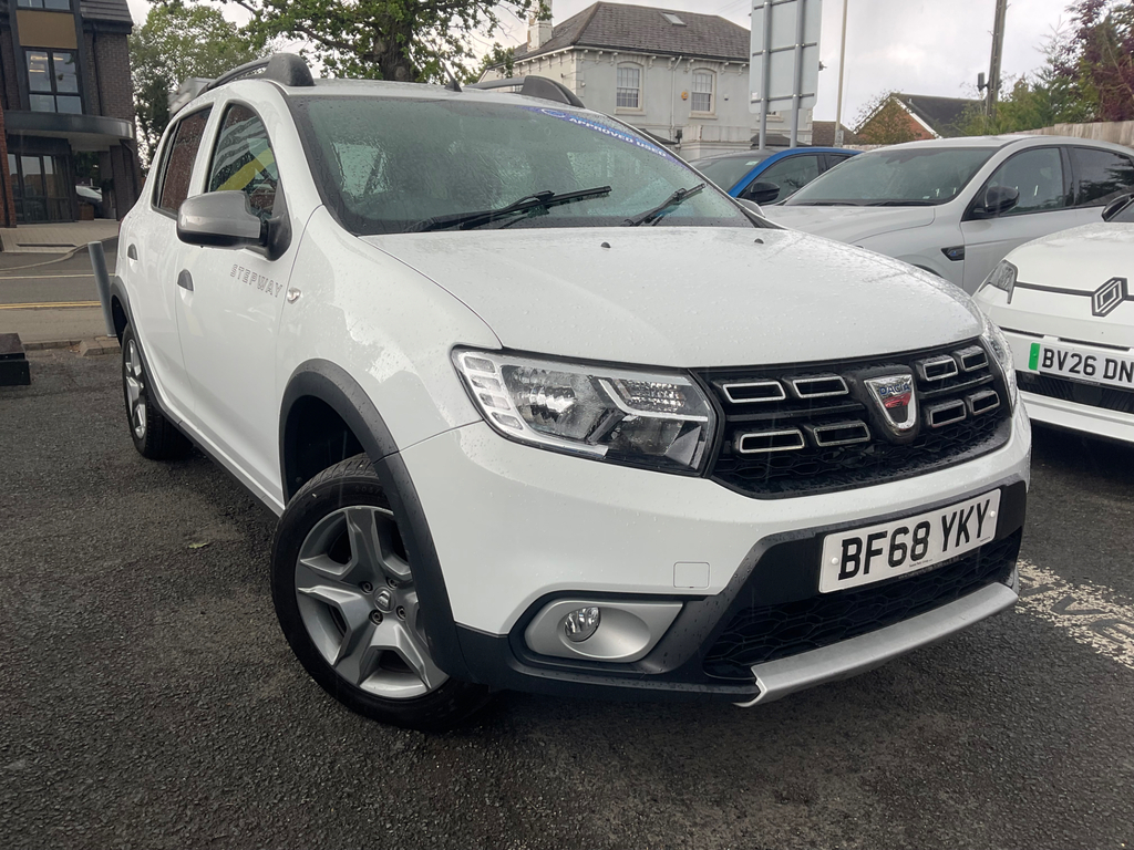 Dacia Sandero Stepway 0.9 Tce Essential Hatchback White