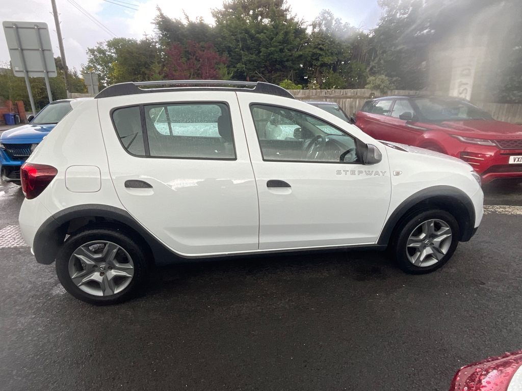 Dacia Sandero Stepway 0.9 Tce Essential Hatchback White #4