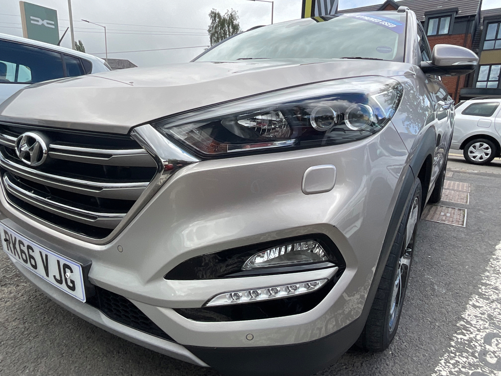 Hyundai Tucson S Beige #33