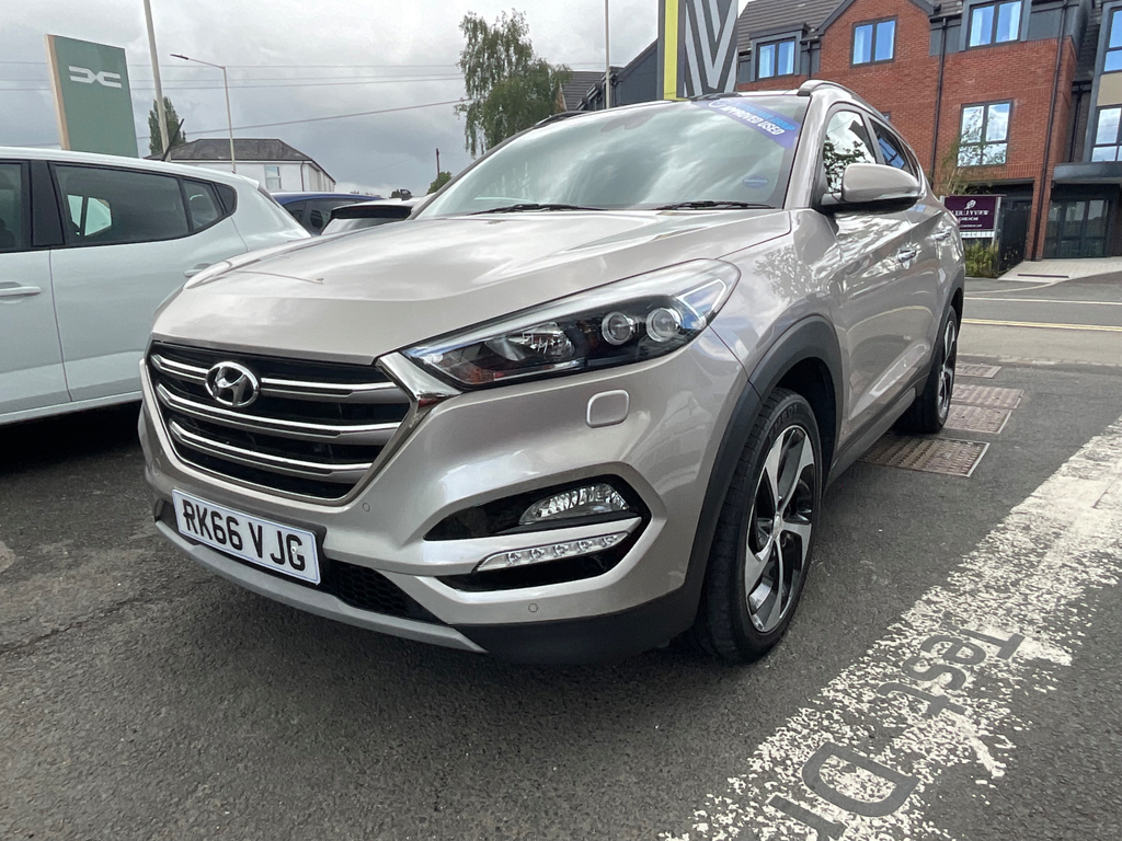 Hyundai Tucson S Beige #8
