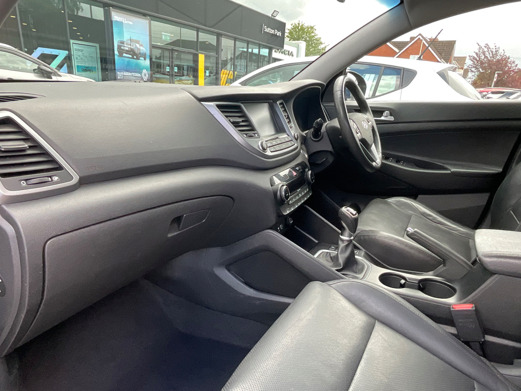 Hyundai Tucson S Beige #31