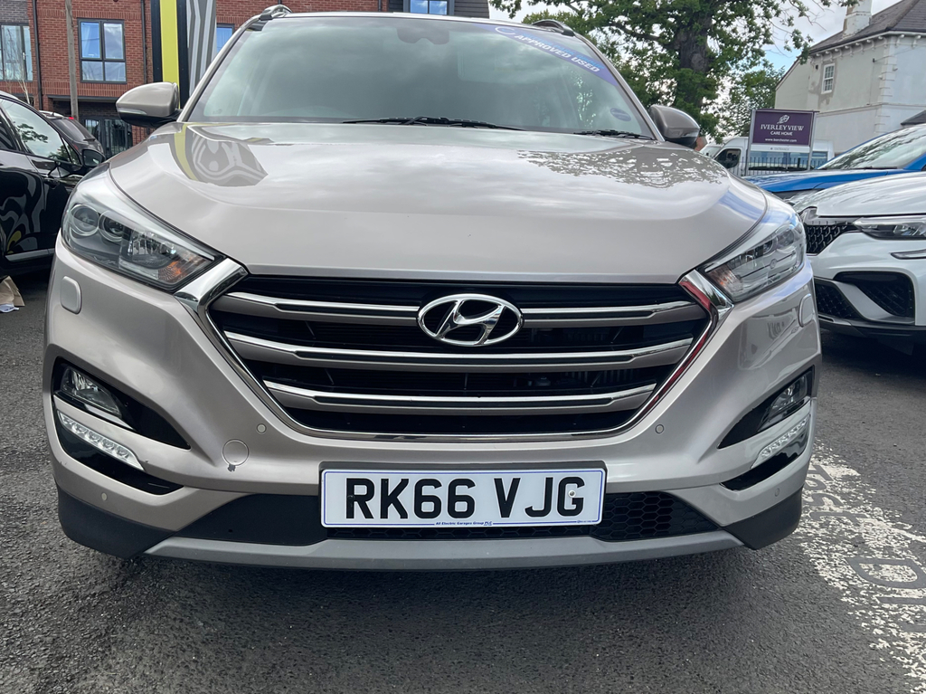 Hyundai Tucson S Beige #9