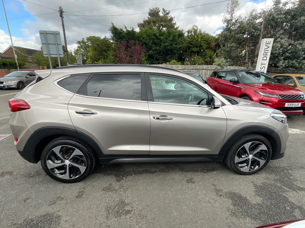 Hyundai Tucson S Beige #7