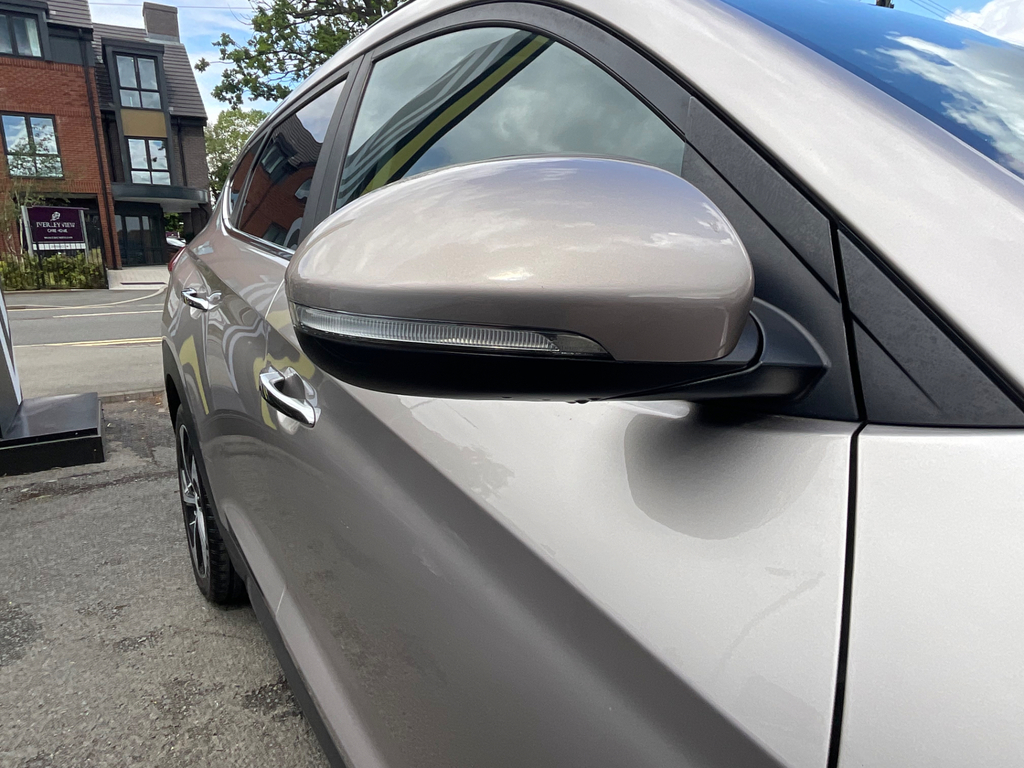 Hyundai Tucson S Beige #34