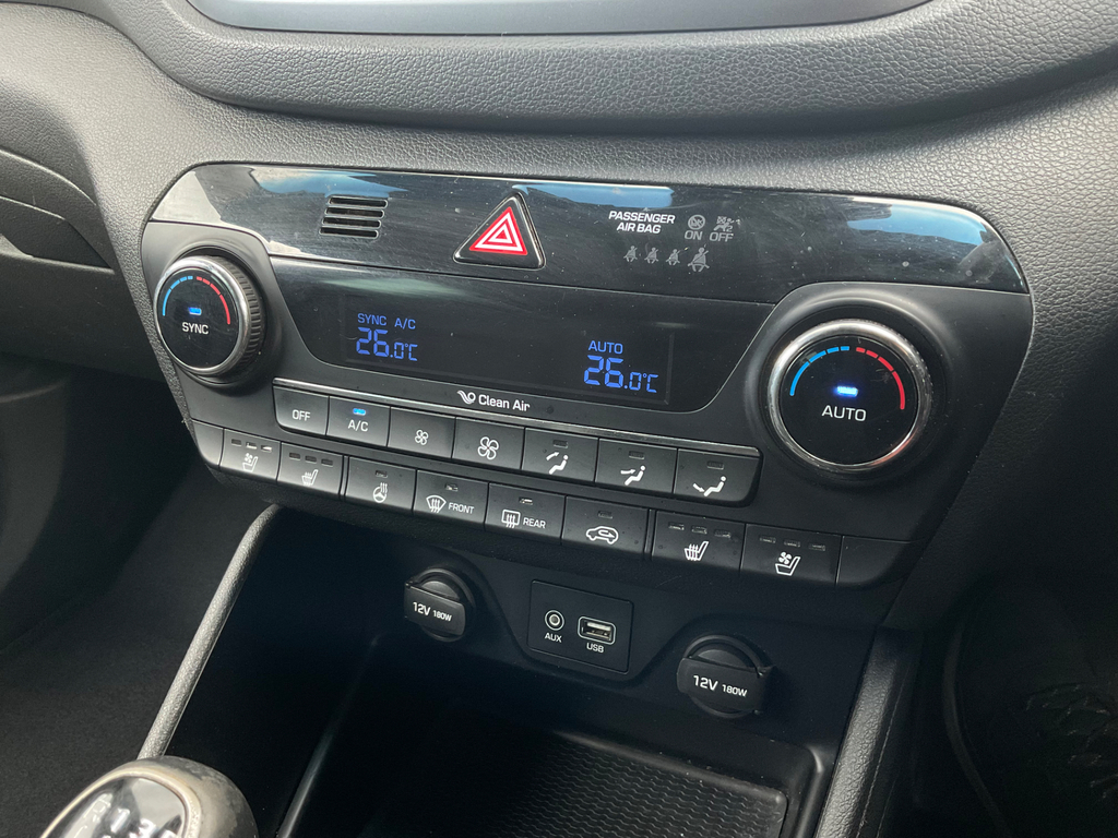 Hyundai Tucson S Beige #16