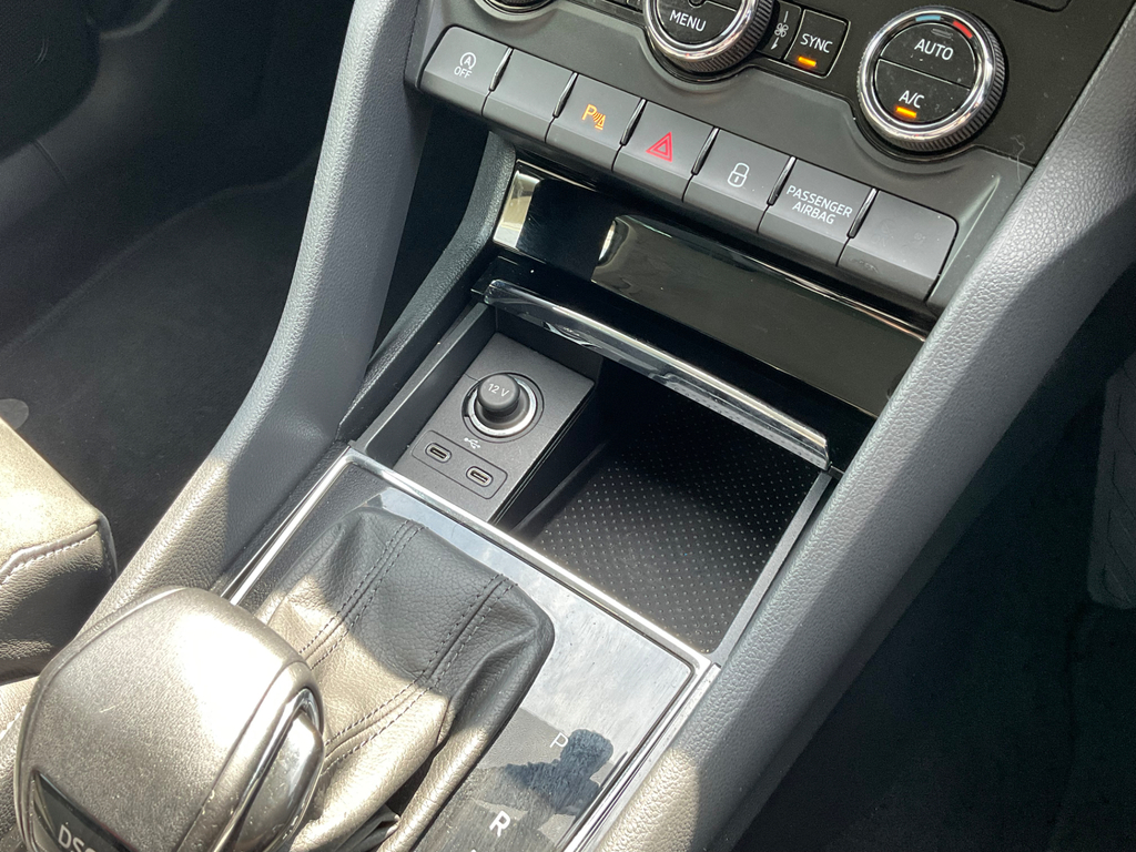 Skoda Karoq Edition Grey #35