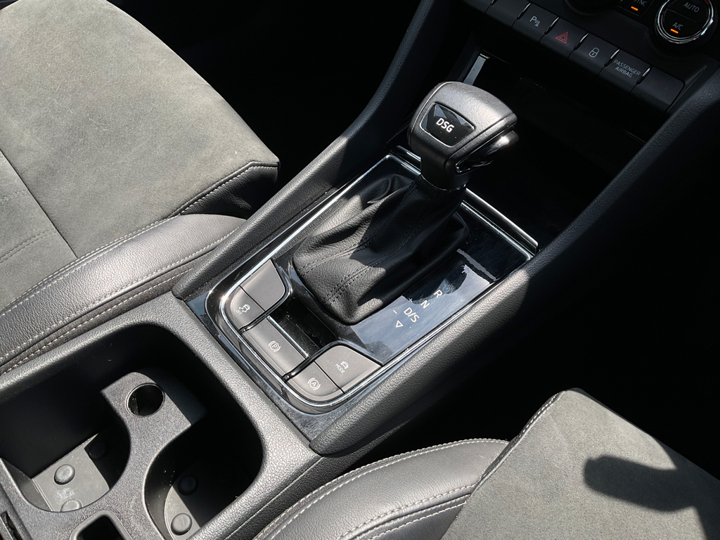 Skoda Karoq Edition Grey #36