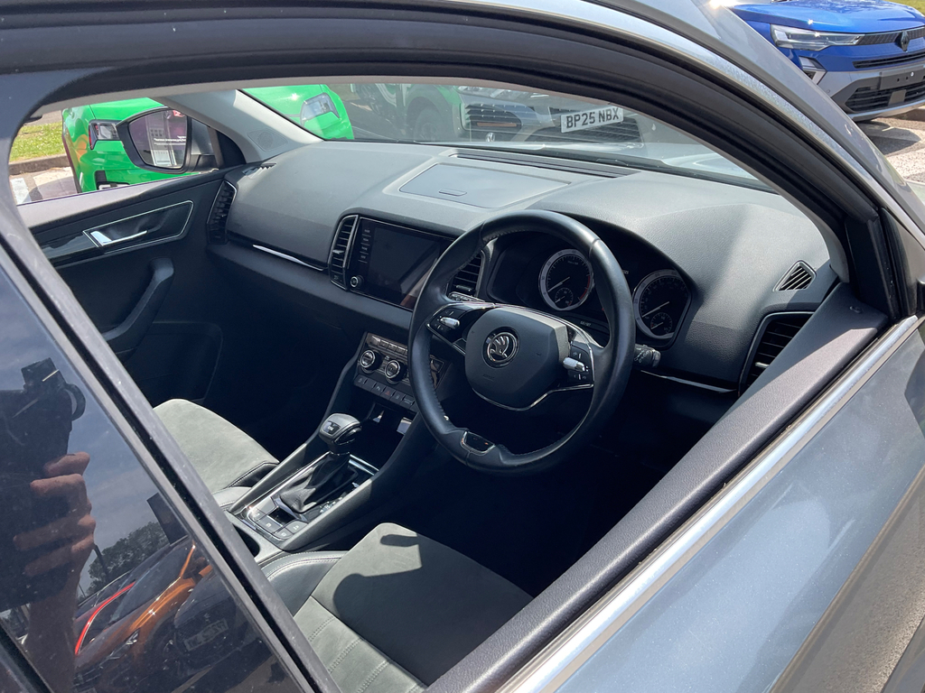 Skoda Karoq Edition Grey #37