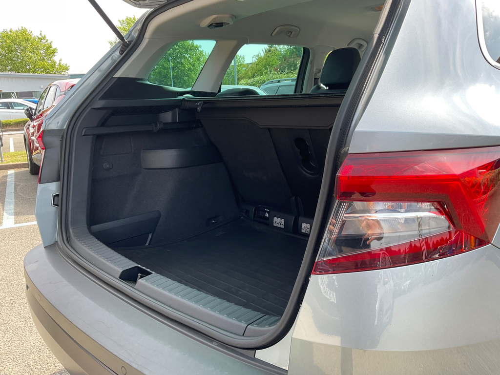 Skoda Karoq Edition Grey #17