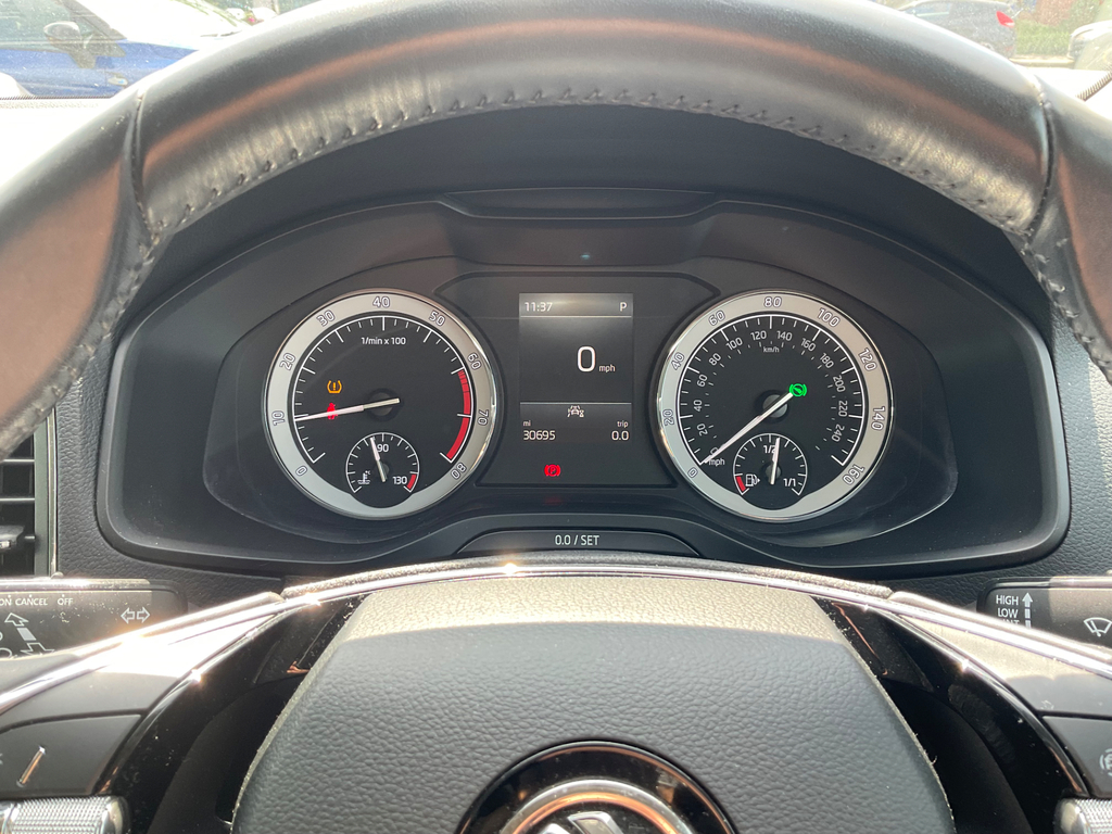 Skoda Karoq Edition Grey #27