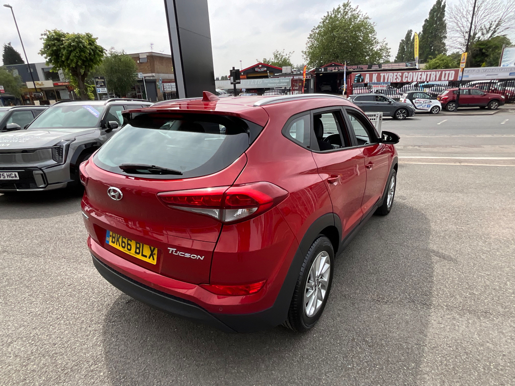 Hyundai Tucson  Red #36