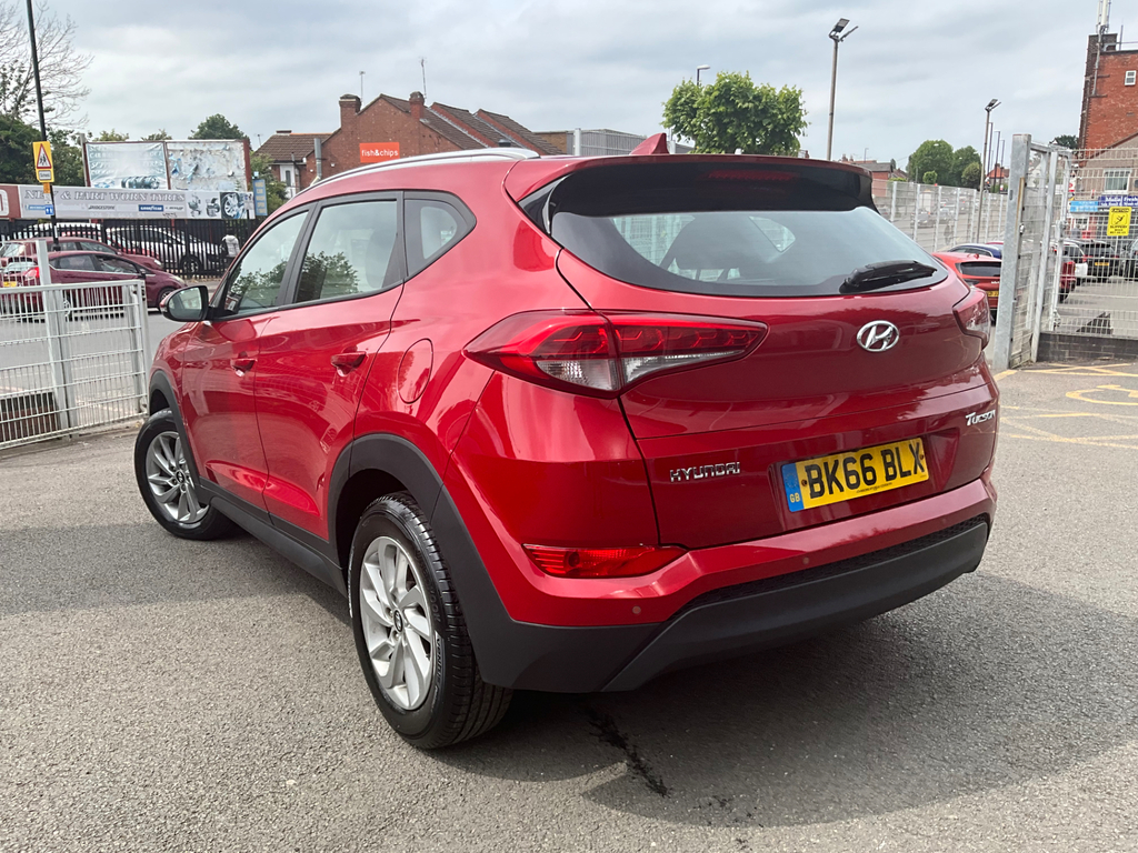 Hyundai Tucson 1.7 Crdi Blue Drive Se Nav Suv  #2