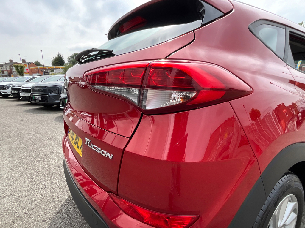 Hyundai Tucson  Red #35
