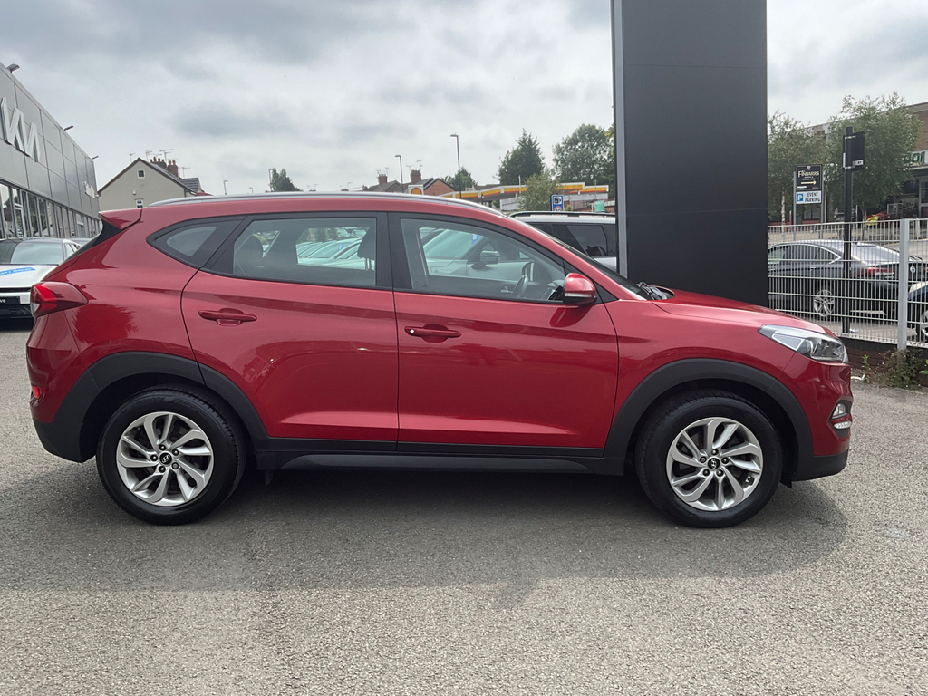 Hyundai Tucson 1.7 Crdi Blue Drive Se Nav Suv  #4