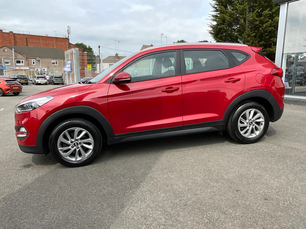 Hyundai Tucson  Red #7