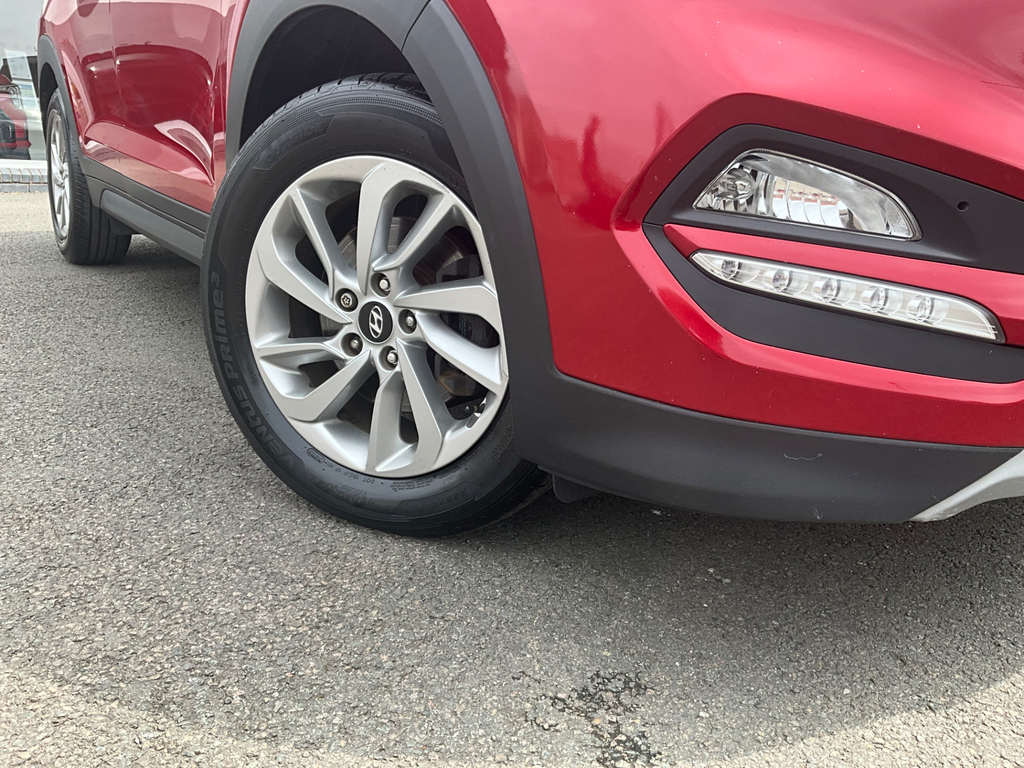 Hyundai Tucson  Red #37