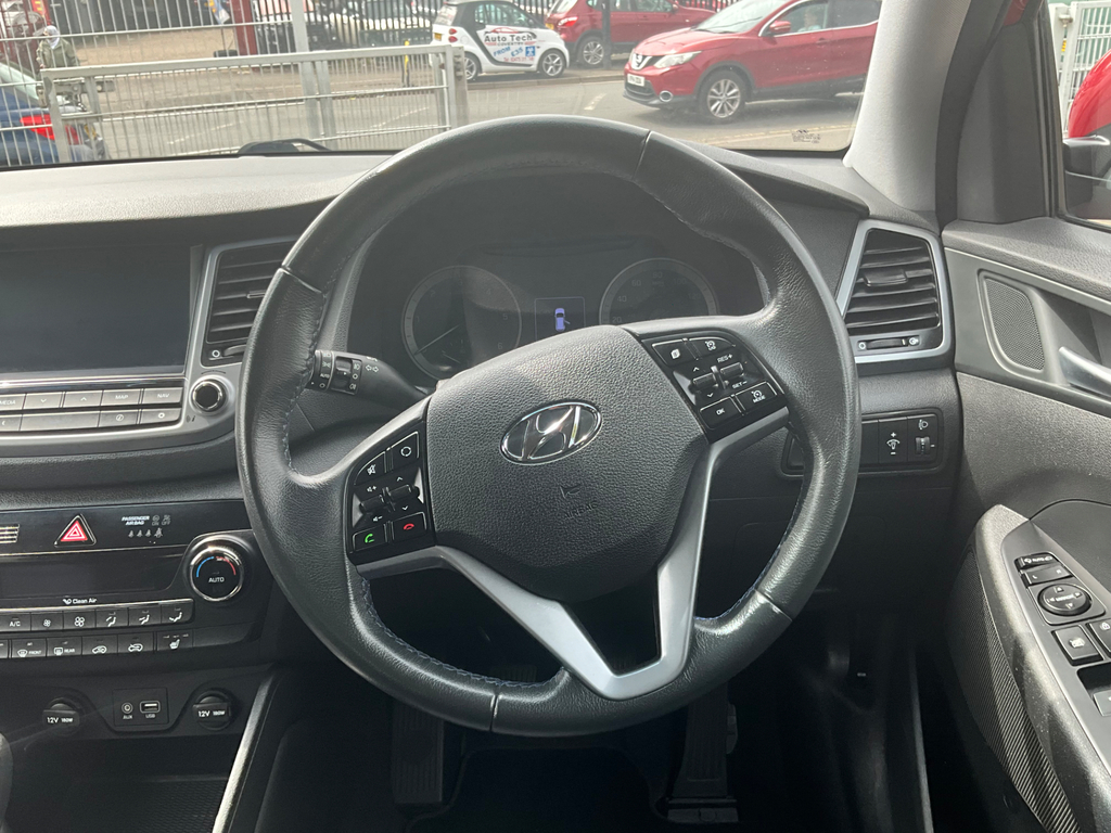 Hyundai Tucson  Red #12