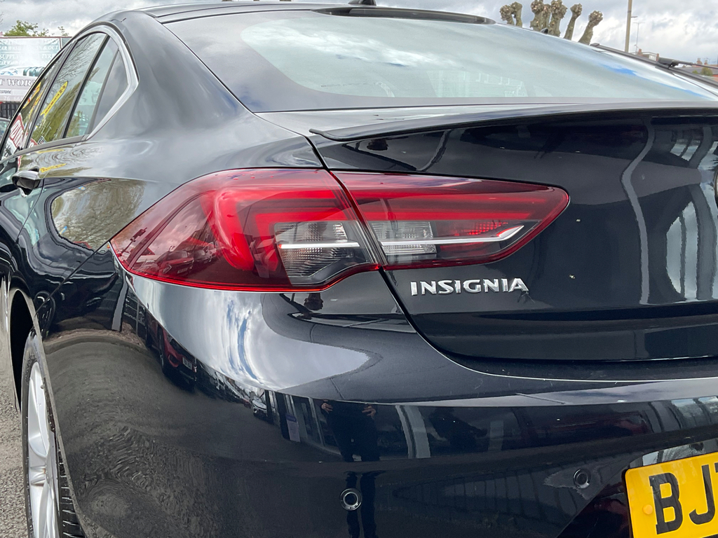 Vauxhall Insignia 1.5 Turbo D Se Nav Black #41