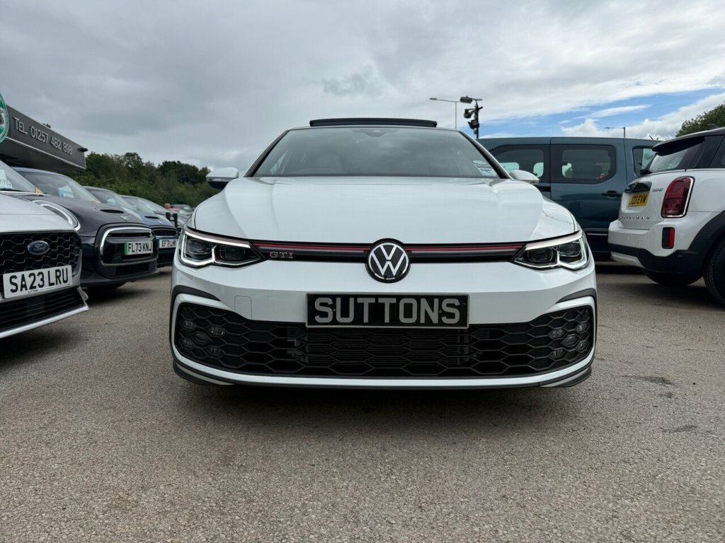 Volkswagen Golf Petrol TMN711F White #6