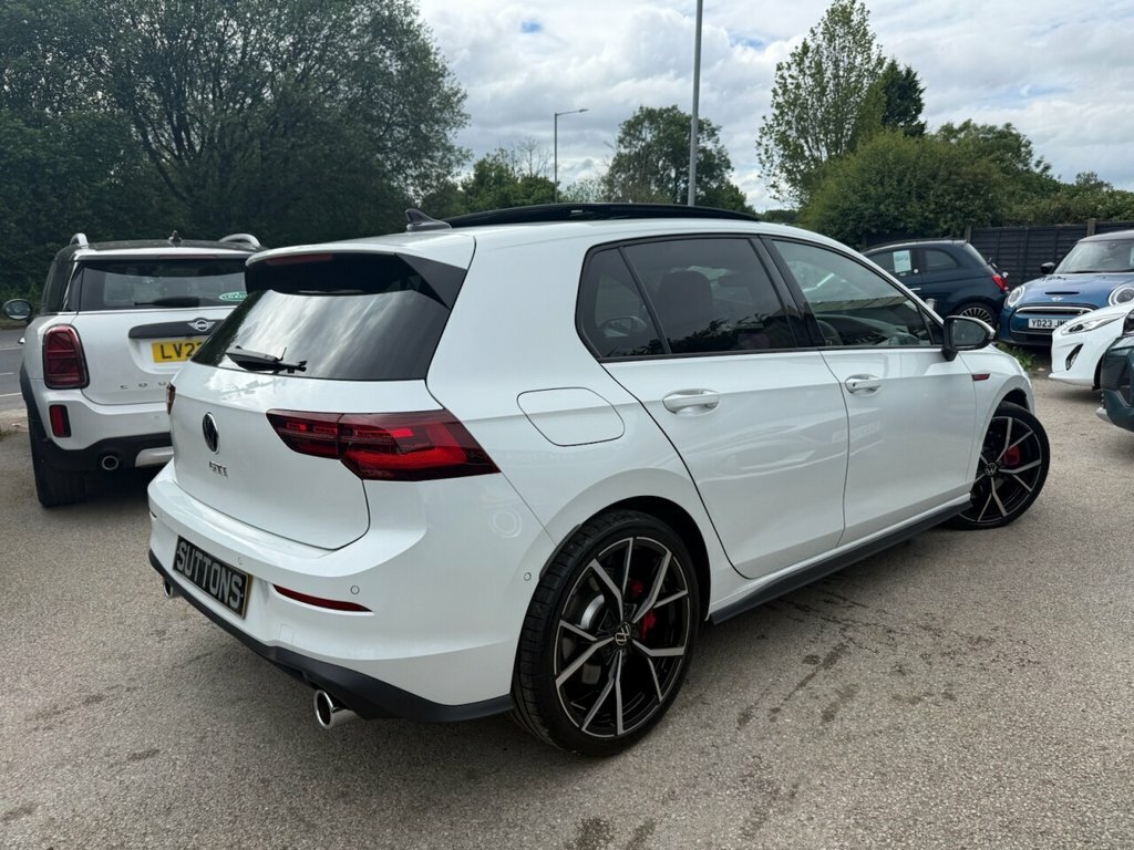 Volkswagen Golf Petrol TMN711F White #3