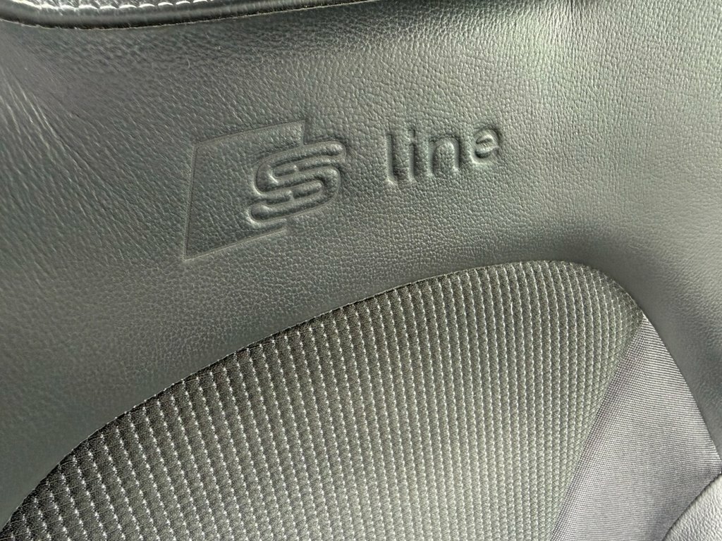 Audi A1 1L S Line Black #4
