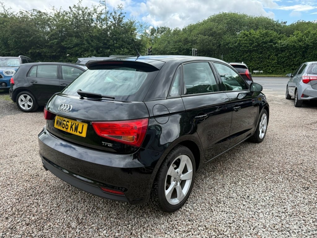 Audi A1 1L Sport Black #2