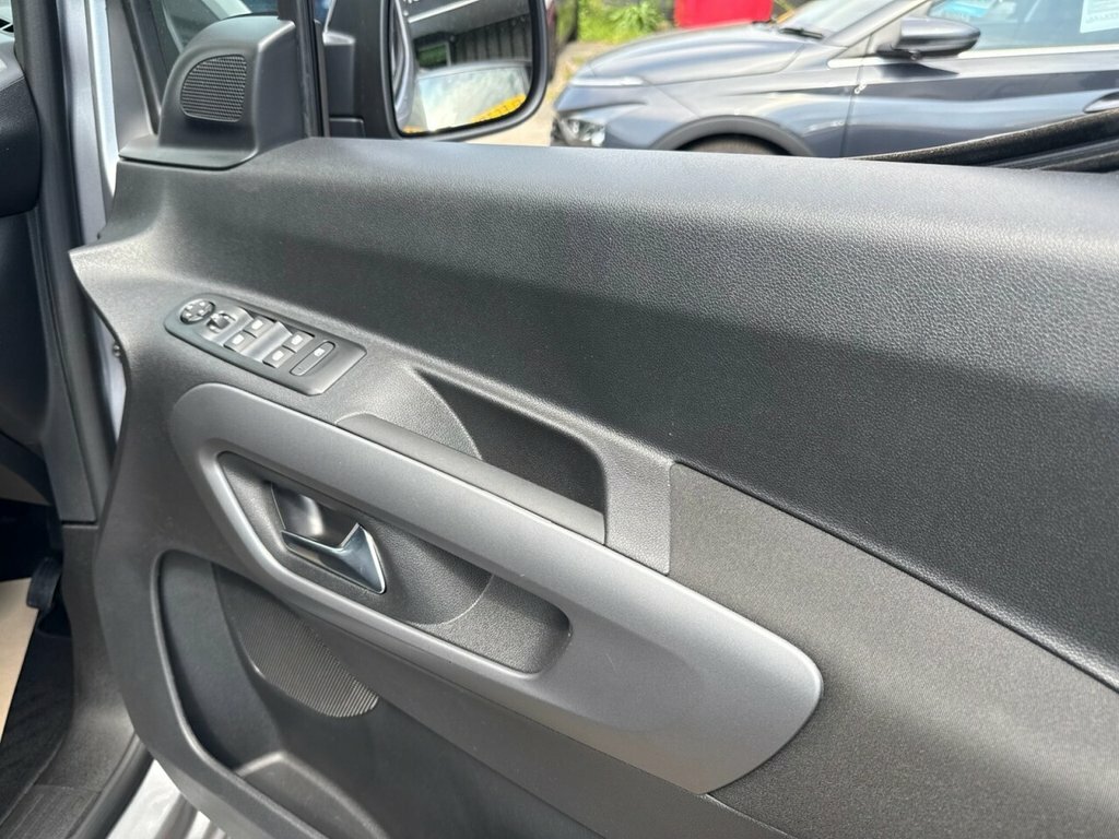 Citroen e-Berlingo 100Kw Max M 52Kwh Blue #37